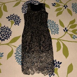 Sleeveless lace dress LAST CHANCE BEFORE ITS DONATED